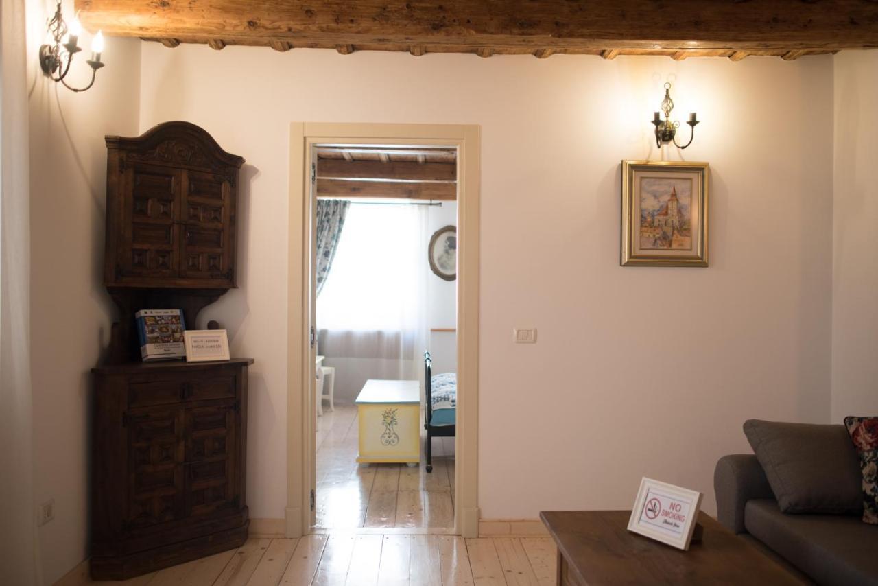 Crown Of Karolina Apartment Брашов Екстериор снимка