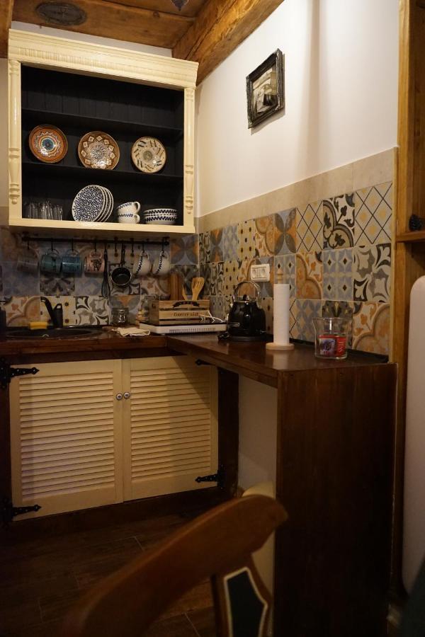 Crown Of Karolina Apartment Брашов Екстериор снимка