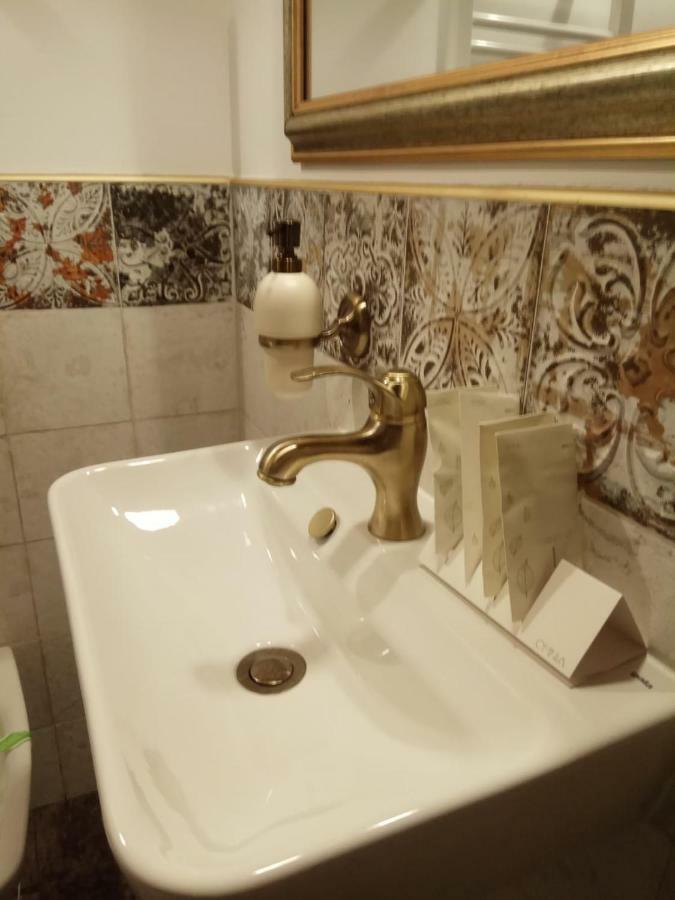 Crown Of Karolina Apartment Брашов Екстериор снимка