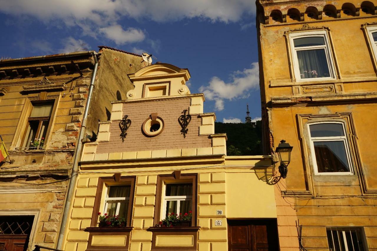 Crown Of Karolina Apartment Брашов Екстериор снимка