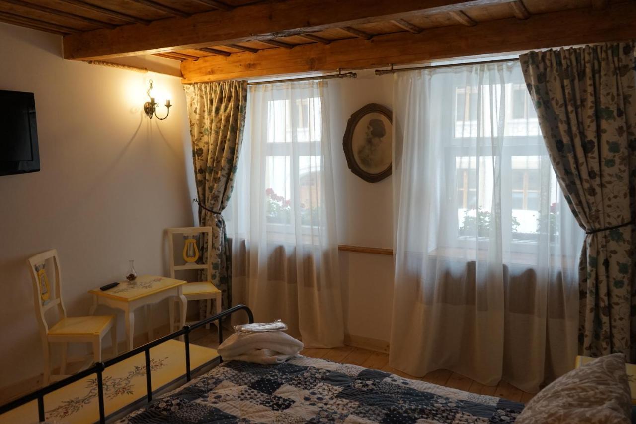 Crown Of Karolina Apartment Брашов Екстериор снимка